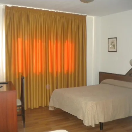 Hotel Camino De Santiago Bembibre (Galicia)
